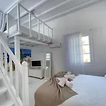 Vila Mymykonos I *