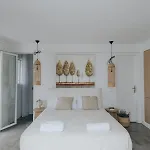 Mymykonos I *